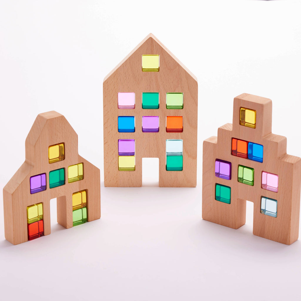 Small world & loose parts